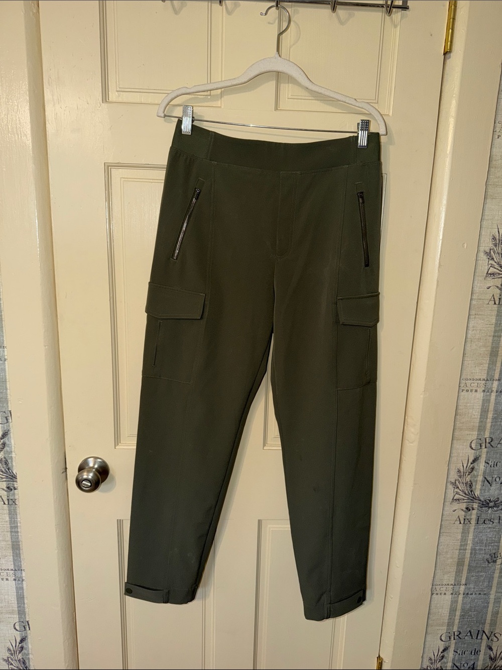 Athleta Endless High Rise Cargo Olive Green Cargo Pants Joggers